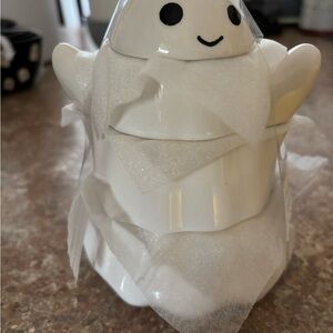 Cute Ghost stackable set of measuring cups by 10 Strawberry St